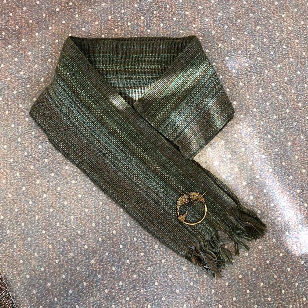 Weathertop Wovens Scarf with Scarf Pin